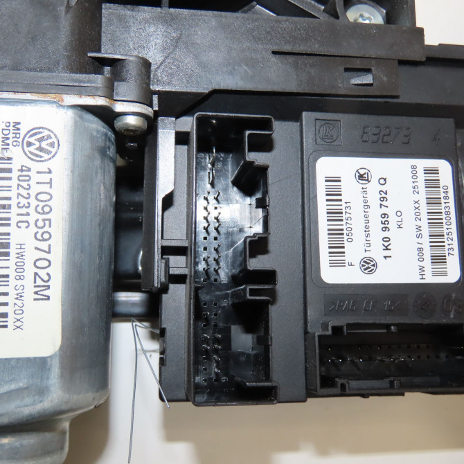 Mecanisme + moteur lève-glace avant droit occasion VOLKSWAGEN CADDY III Phase 1 03-2004->07-2010 1.9 TDI 105ch 2K1837730L 3