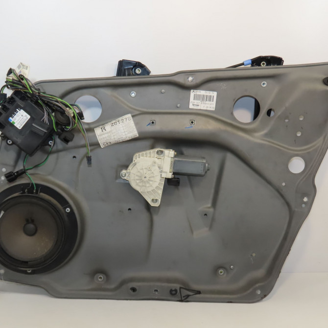 Mecanisme + moteur lève-glace avant droit occasion MERCEDES CLASSE B I Phase 1 06-2005->04-2008 B200CDI 140ch 2