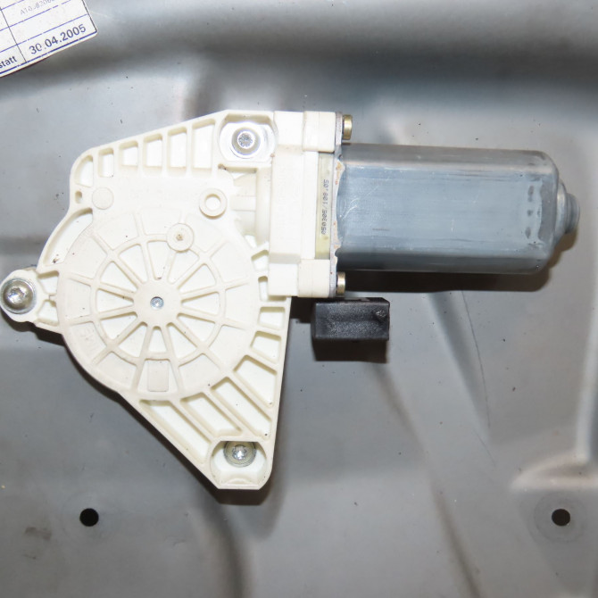Mecanisme + moteur lève-glace avant droit occasion MERCEDES CLASSE B I Phase 1 06-2005->04-2008 B200CDI 140ch 3