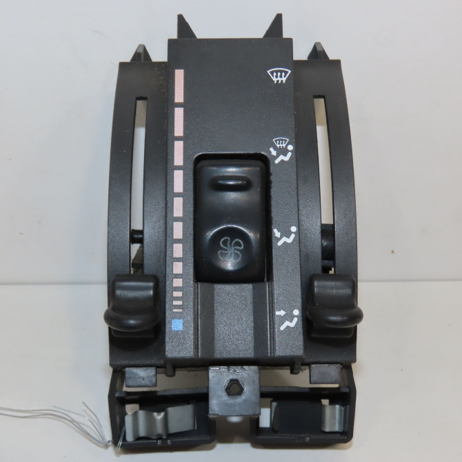 Commande de chauffage occasion RENAULT EXPRESS Phase 2 09-1994->09-1997 1.9 D 55ch 7701040161 1
