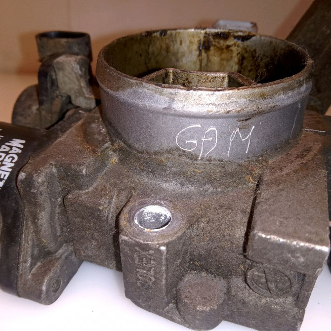 Boitier papillon occasion RENAULT TWINGO I Phase 1 04-1993->08-1998 1.2i 60ch 7700105042 3