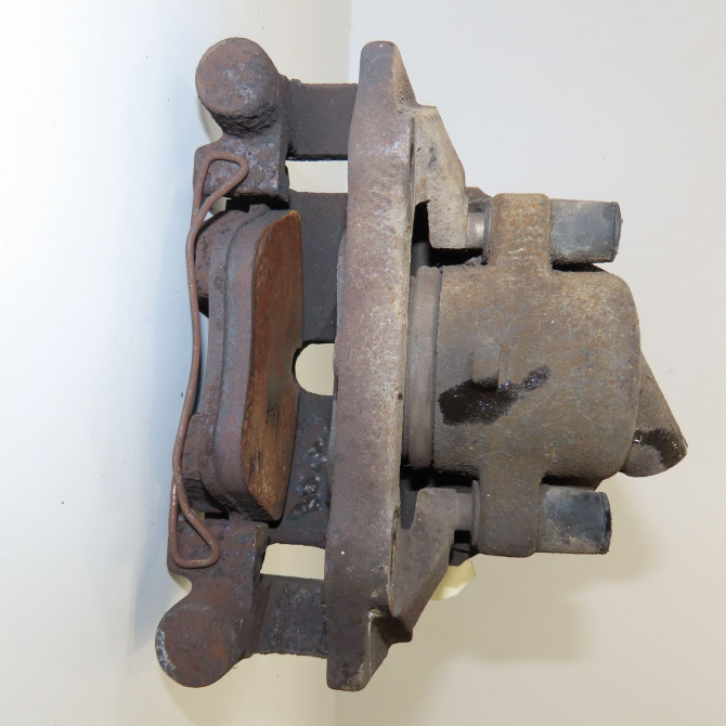 Etrier de frein avant droit occasion VOLVO V70 I Phase 2 02-2000->06-2004 2.5 D 140ch 8666109 1