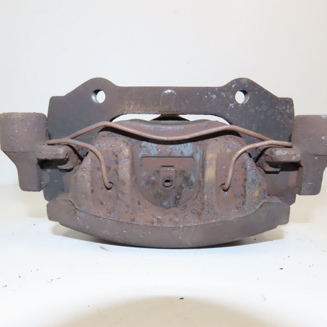 Etrier de frein avant droit occasion VOLVO V70 I Phase 2 02-2000->06-2004 2.5 D 140ch 8666109 3