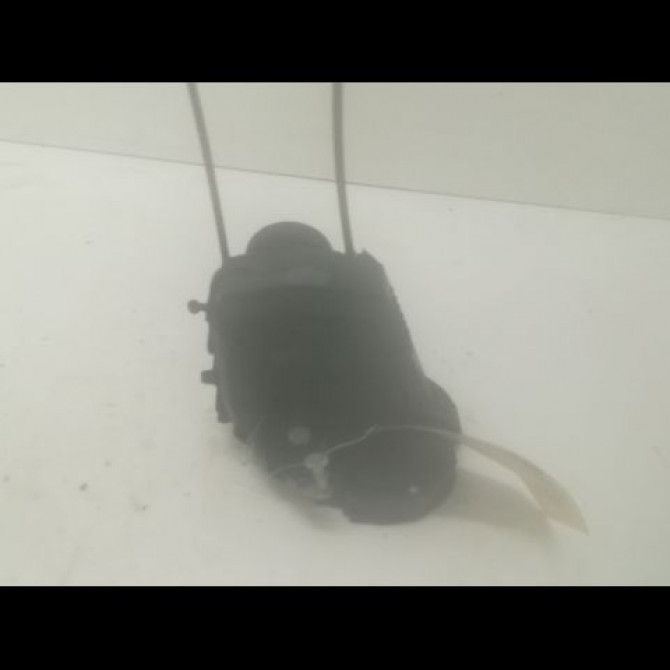 Serrure porte arg occasion TOYOTA YARIS II Phase 1 12-2005->11-2009 1.3 VVT-i 690600D060 2