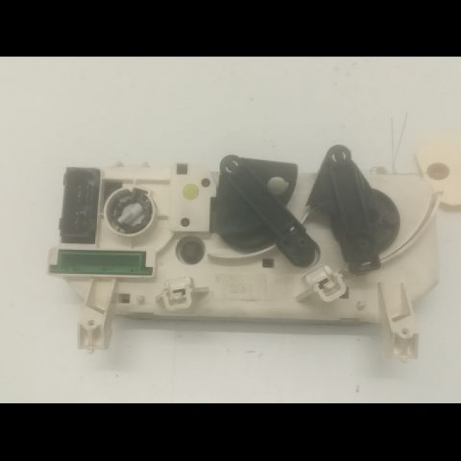 Commande de chauffage occasion RENAULT CLIO II Phase 1 03-1998->06-2001 1.2 2