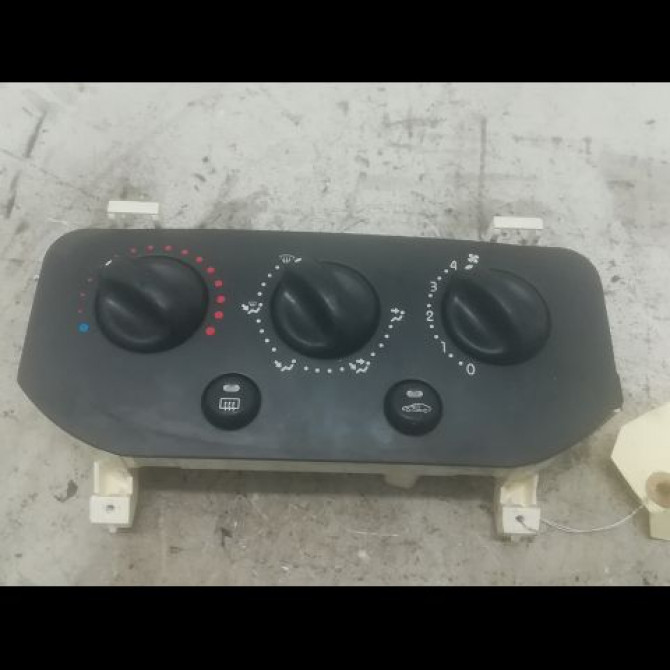 Commande de chauffage occasion RENAULT CLIO II Phase 1 03-1998->06-2001 1.2 1