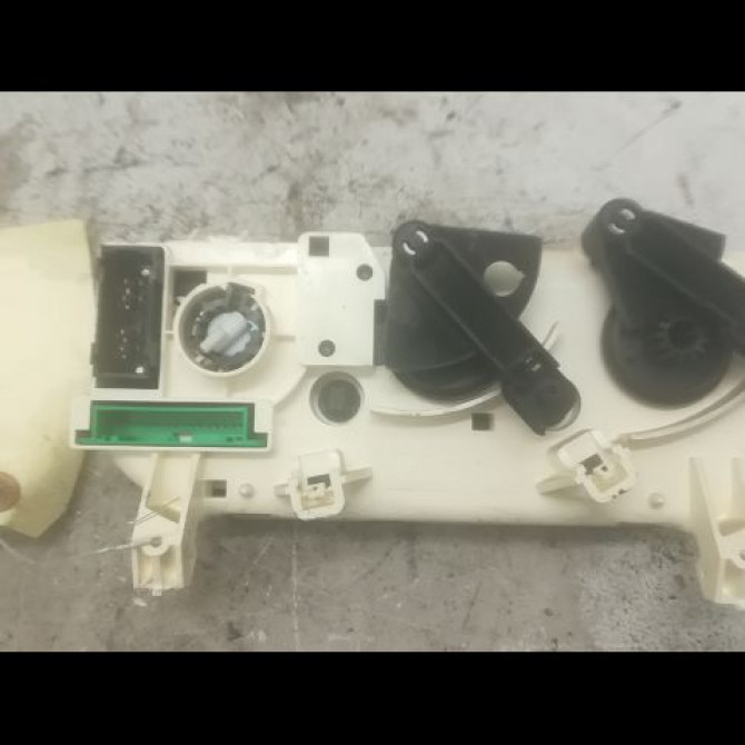 Commande de chauffage occasion RENAULT CLIO II Phase 1 03-1998->06-2001 1.2 2