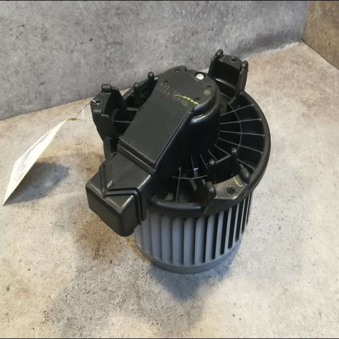 Ventilateur de chauffage occasion TOYOTA YARIS II Phase 1 12-2005->11-2009 1.0 VVTI 1