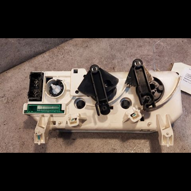 Commande de chauffage occasion RENAULT CLIO II Phase 1 03-1998->06-2001 1.4i 8v 75ch 2