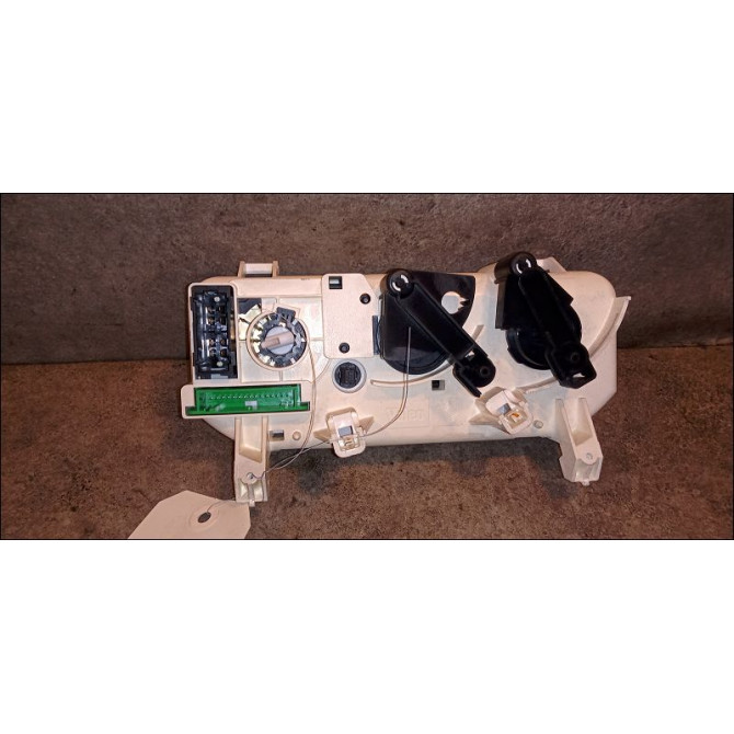 Commande de chauffage occasion RENAULT CLIO II Phase 1 03-1998->06-2001 1.2 2