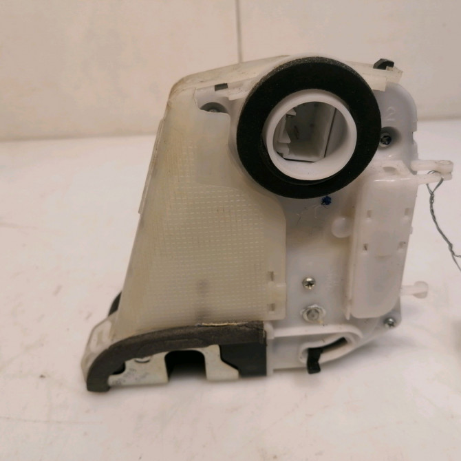 Serrure porte arg occasion TOYOTA YARIS II Phase 2 01-2009->05-2011 690600D060 2