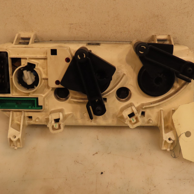 Commande de chauffage occasion RENAULT CLIO II Phase 1 03-1998->06-2001 1.2i 60ch 7701051261 2