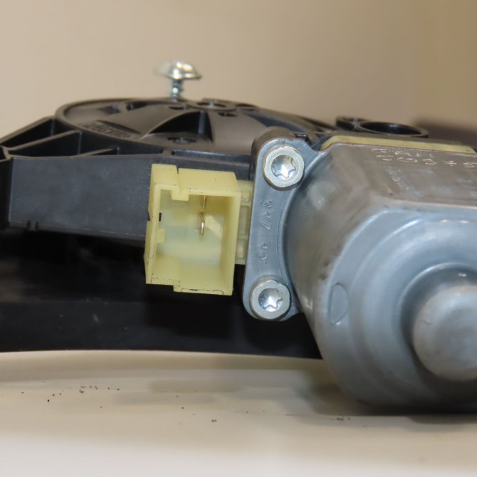 Mecanisme + moteur lève-glace avant droit occasion VOLKSWAGEN GOLF VII GOLF VII Phase 1 2012-10-01->2017-06-30 1.6 TDI 105ch 5G4837462H 4