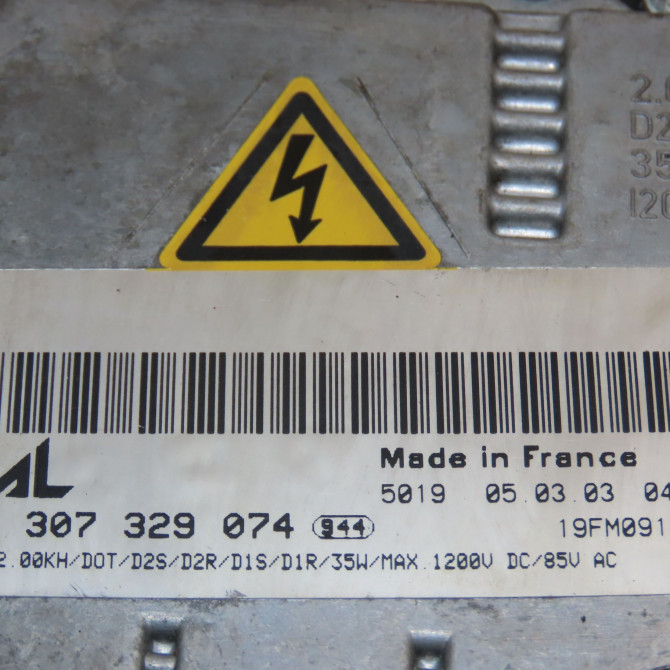 Phare gauche occasion B.M.W. SERIE 3 IV Phase 2 09-2001->03-2005 63127165831 4