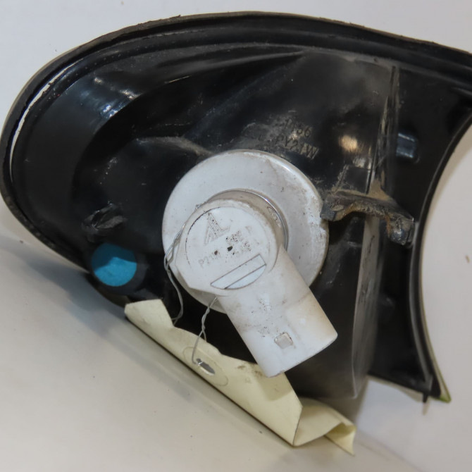 Clignotant gauche occasion B.M.W. SERIE 3 IV Phase 2 09-2001->03-2005 63137165849 2