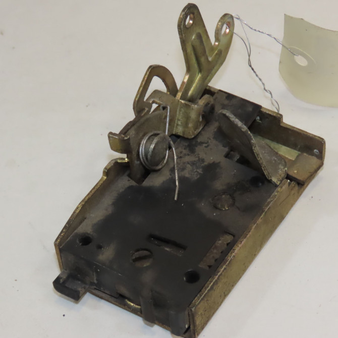 Serrure porte arg occasion PEUGEOT 205 Phase 1 03-1983->07-1987 1.1i 50ch 913729 2