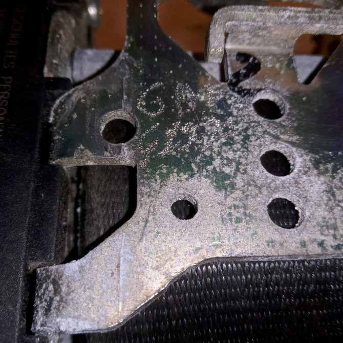 Ceinture avant gauche occasion VOLKSWAGEN TOURAN I Phase 1 03-2003->12-2006 1T1857705CRAA 2