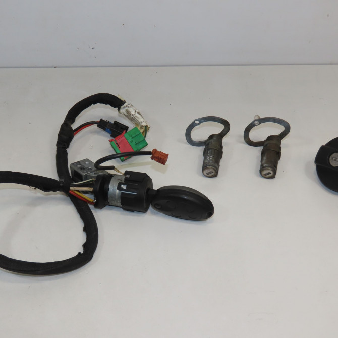 Kit serrures + antivol occasion CITROEN C8 Phase 1 06-2002->... 2.2 HDi 16v 130ch 4162KQ 1