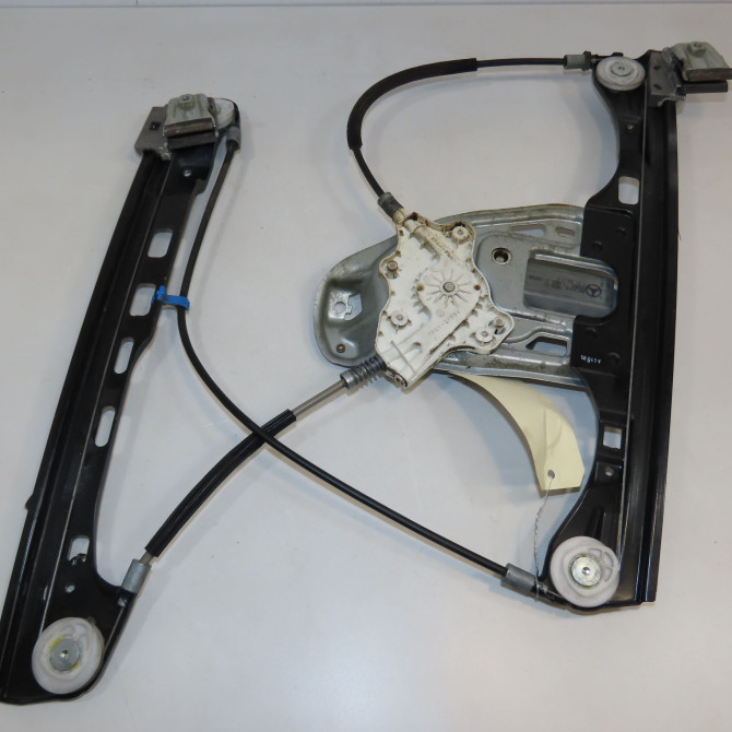 Mecanisme+moteur leve-glace avg occasion MERCEDES CLASSE C II Phase 1 04-1995->04-1999 C220CDI 150ch 2037203146 1