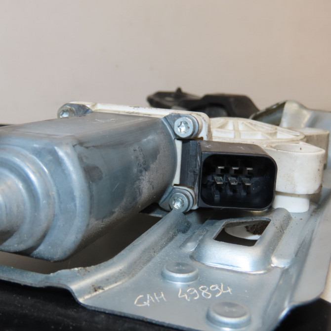 Mecanisme+moteur leve-glace avg occasion MERCEDES CLASSE C II Phase 1 04-1995->04-1999 C220CDI 150ch 2037203146 3