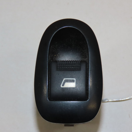 Commande lève-glace porte avant droite occasion PEUGEOT 1007 Phase 1 04-2005->12-2010 1.4 HDI 6552ZG
