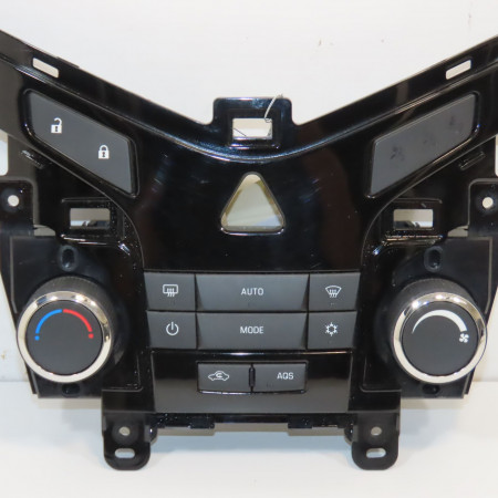 Commande de chauffage occasion CHEVROLET CRUZE Phase 1 03-2009->... 95017055