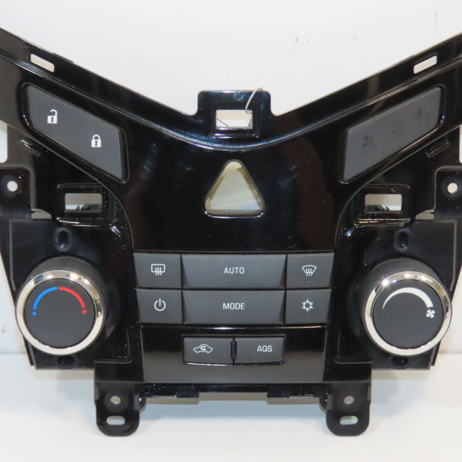 Commande de chauffage occasion CHEVROLET CRUZE Phase 1 03-2009->... 95017055 1