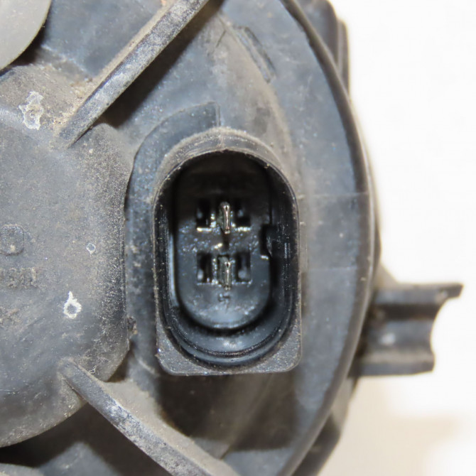 Phare antibrouillard avant droit occasion  8L0941700A 3