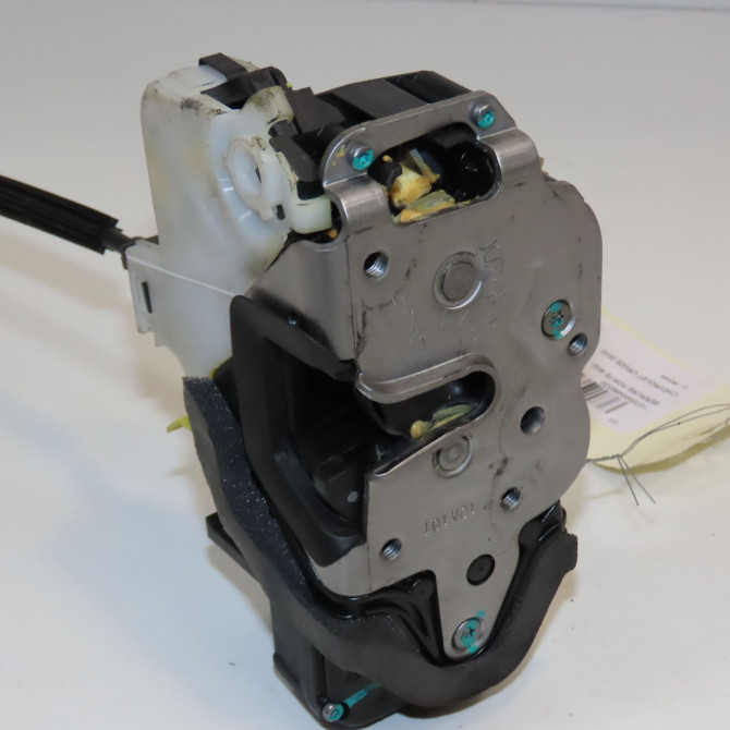 Serrure porte avg occasion CHEVROLET CRUZE Phase 1 03-2009->... 13579490 1