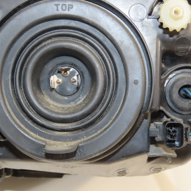 Phare gauche occasion CHEVROLET CRUZE Phase 1 03-2009->... 95137777 3