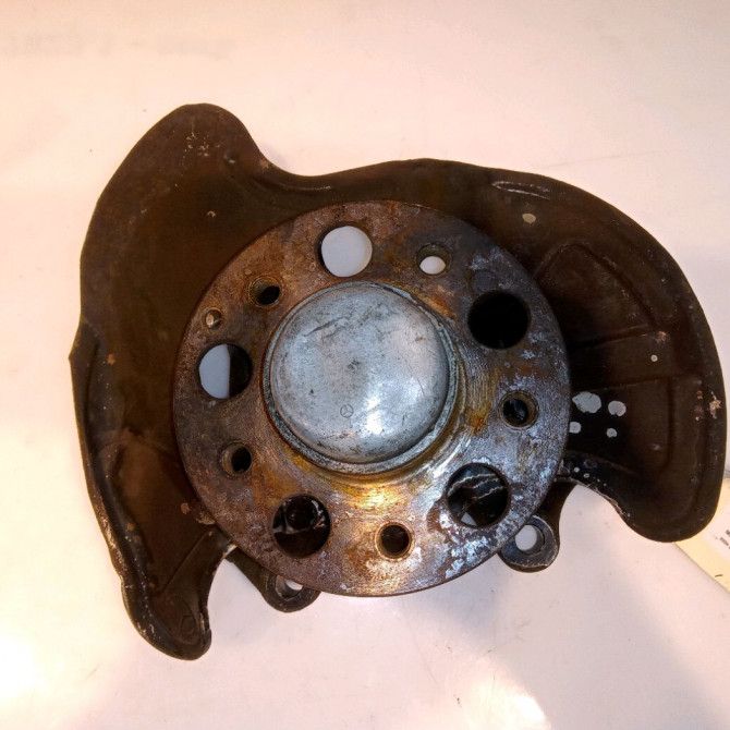 Moyeu avg occasion MERCEDES CLASSE C II Phase 2 BREAK 03-2004->06-2007 2093300325 1