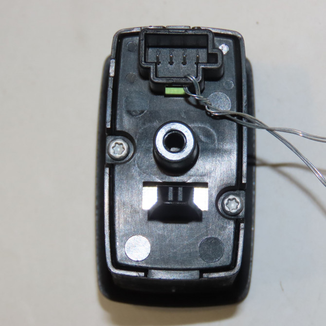 Commande lève-glace porte avant gauche occasion MERCEDES CLASSE ML II phase 1 03-2005->09-2008 320 CDI 224ch 2