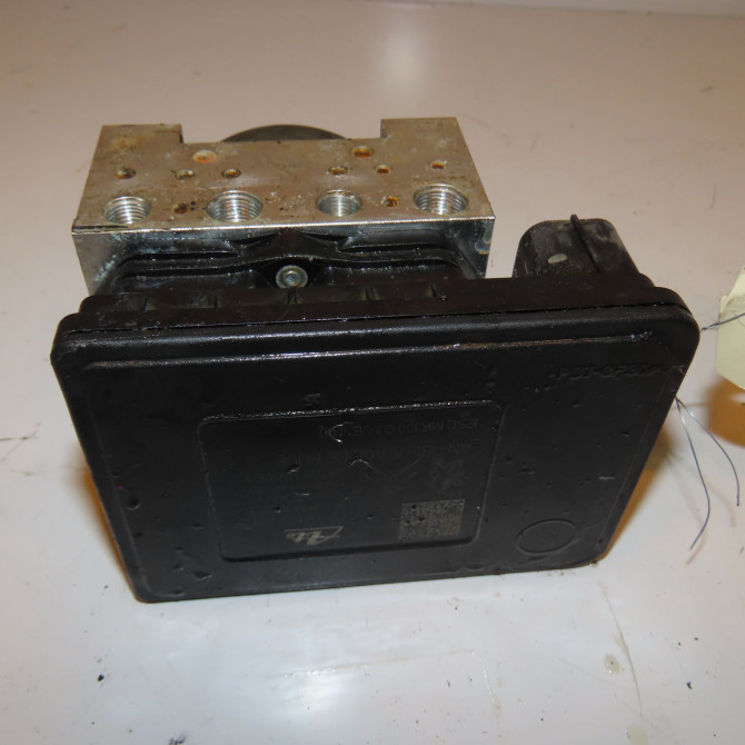 Unité hydraulique ABS occasion PEUGEOT 2008 Phase 1 01-2013->... 1.2i PURETECH 110ch 1617387780 2