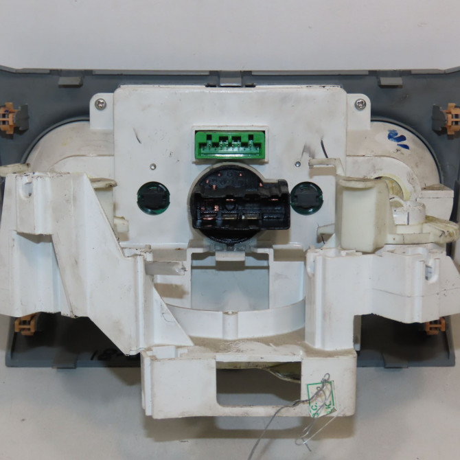 Commande de chauffage occasion NISSAN PIXO Phase 1 05-2009->... 1.0i 12v 68ch 275114A00M 2