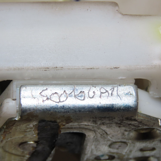 Serrure porte arg occasion NISSAN PIXO Phase 1 05-2009->... 1.0i 12v 68ch 825034A00M 5