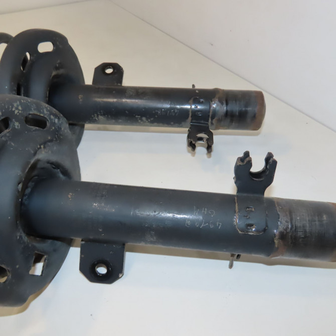 Amortisseur avant droit occasion PEUGEOT 2008 Phase 1 01-2013->... 1.6 E-HDI 92ch 9676636780 3