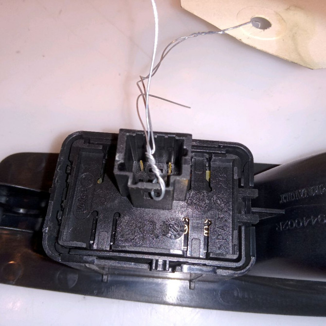 Commande leve-glace porte arrière droite occasion RENAULT LAGUNA III Phase 2 11-2010->03-2013 2.0 DCI 16v 130ch 254010003R 3