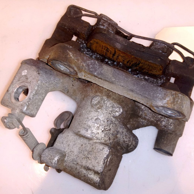 Etrier de frein arrière droit occasion TOYOTA YARIS III YARIS III Phase 1 2011-03-01->2015-04-30 1.5 100ch 478300D020 2