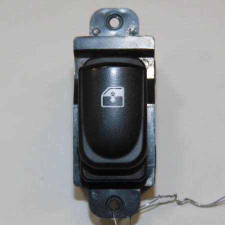 Commande lève-glace porte avant droite occasion HYUNDAI I 20 I phase 2 06-2012->03-2015 1.2i 85ch 935801J002