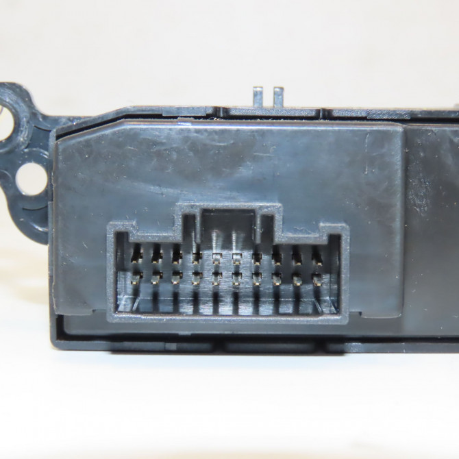 Bouton de warning occasion HYUNDAI I 20 I phase 2 06-2012->03-2015 1.2i 85ch 4