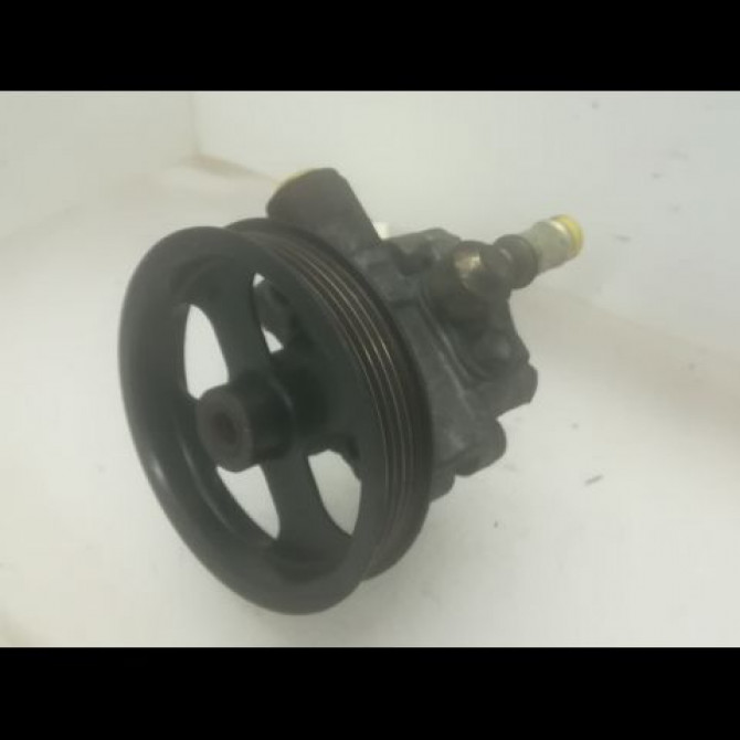 Pompe direction assistee occasion TOYOTA RAV4 II Phase 1 07-2000->10-2003 115 D-4D 4431042090 1