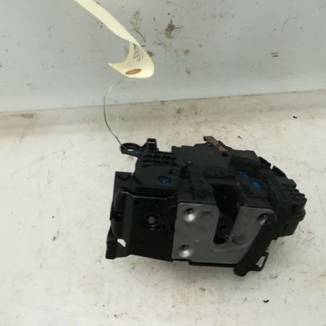 Serrure porte ard occasion RENAULT CAPTUR Phase 1 02-2013->... 1.2i 118 16V 805027072R 1