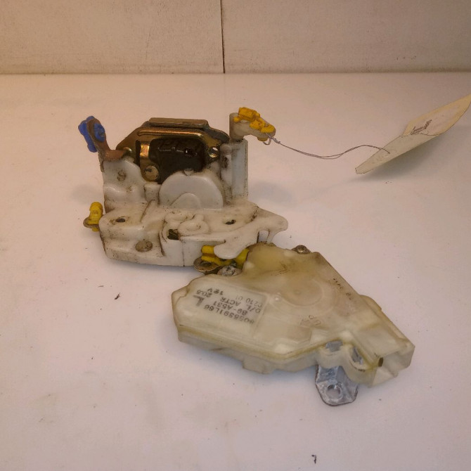 Serrure porte avg occasion NISSAN TERRANO I 805037F400 1