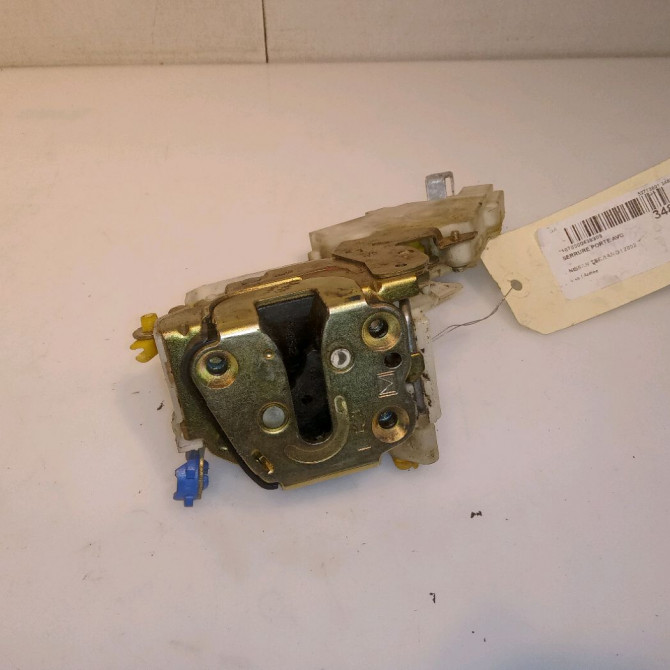 Serrure porte avg occasion NISSAN TERRANO I 805037F400 2