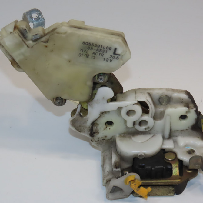 Serrure porte avg occasion NISSAN TERRANO II Phase 1 04-1995->04-1999 2.7 TDI 125ch 805037F400 3