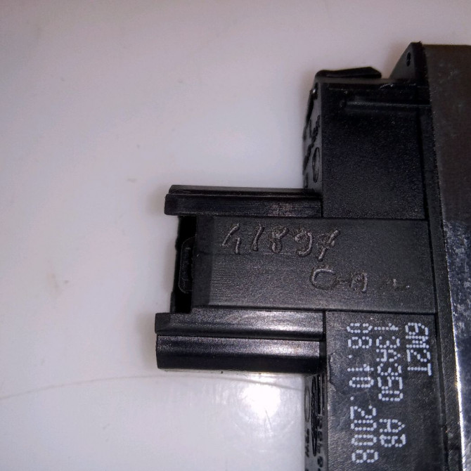 Bouton de warning occasion FORD MONDEO III Phase 1 06-2007->09-2010 1.8 TDCI 125ch 1553762 3