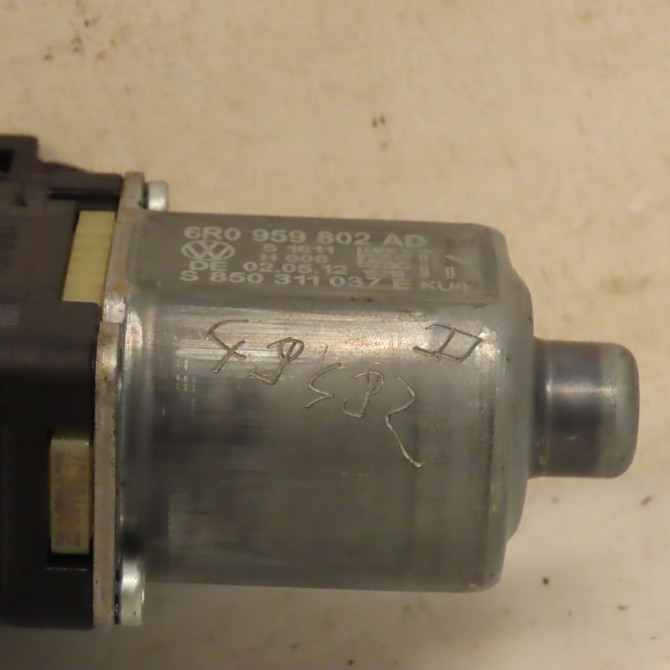 Mecanisme + moteur lève-glace avant droit occasion VOLKSWAGEN POLO V POLO V Phase 1 2009-09-01->2014-05-31 1.2 60ch 2