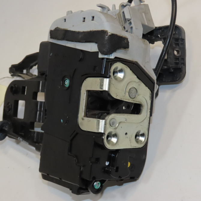 Serrure porte avd occasion HYUNDAI IX20 Phase 1 10-2010->... 1.4 CRDI 90ch 813201K020 2