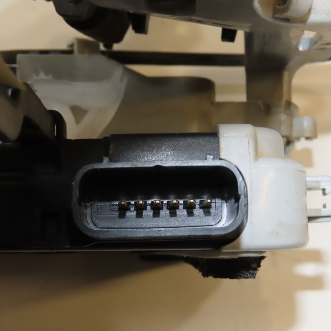 Serrure porte avd occasion HYUNDAI IX20 Phase 1 10-2010->... 1.4 CRDI 90ch 813201K020 4