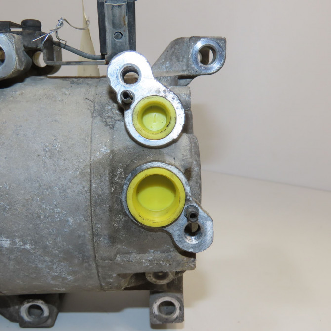 Compresseur air conditionne occasion HYUNDAI IX20 Phase 1 10-2010->... 1.4 CRDI 90ch 977012K201 4
